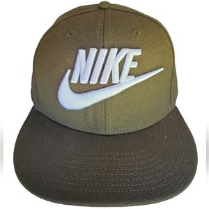NIKE Snapback Hat